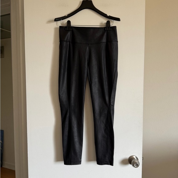 Athleta Black Delancey Gleam Tight Sculptek Stretch Leggings size MP - Picture 3 of 8